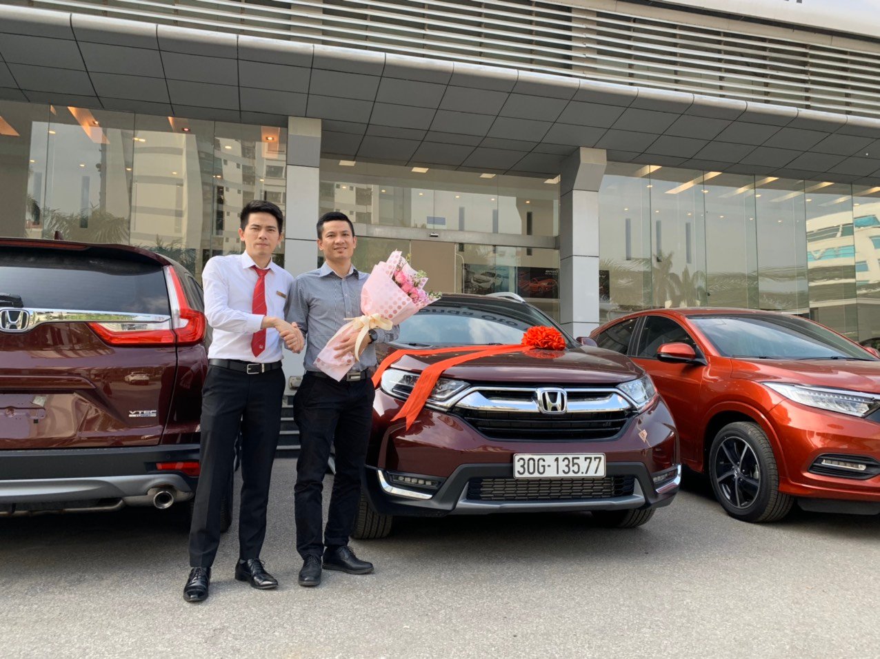 Bàn giao xe Honda CRV