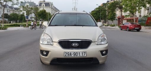 Kia Careen 2.0 Vàng 2013